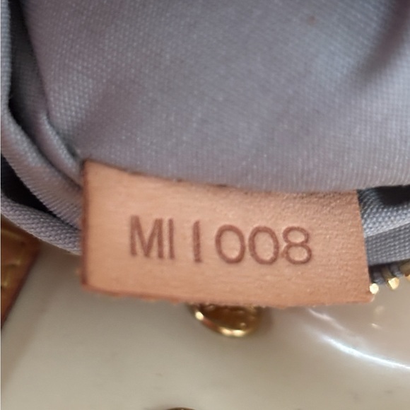 Louis Vuitton Vernis Reade PM – Marshmallow Vernis Leather - Picture 9 of 15